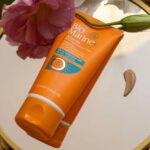بایومارین کرم ضدآفتاب روشن کننده بژ روشن مناسب پوست های چرب و جوش دار SPF 50